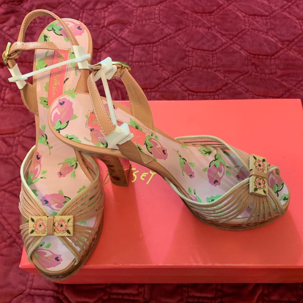 BETSEY JOHNSON PLATFORM HEELS Vday Easter Spring